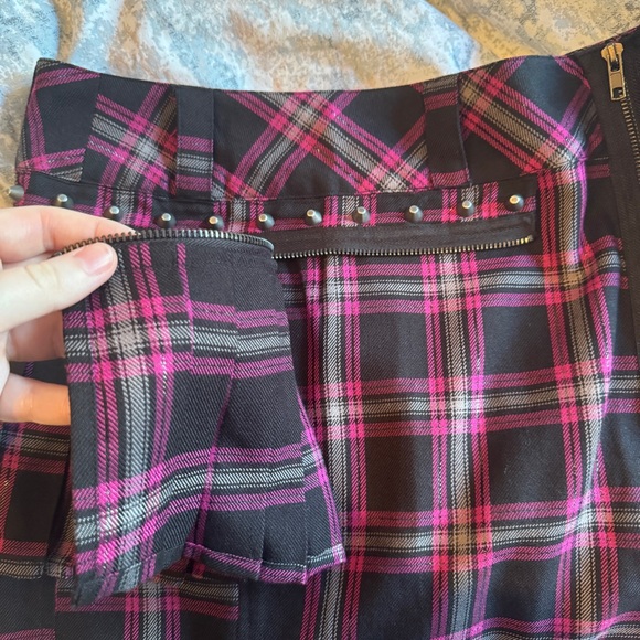 VTG Lip Service Plaid Skirt Sz M (?) Mall Goth Scene Emo Punk Pleated Grommet - Picture 11 of 16